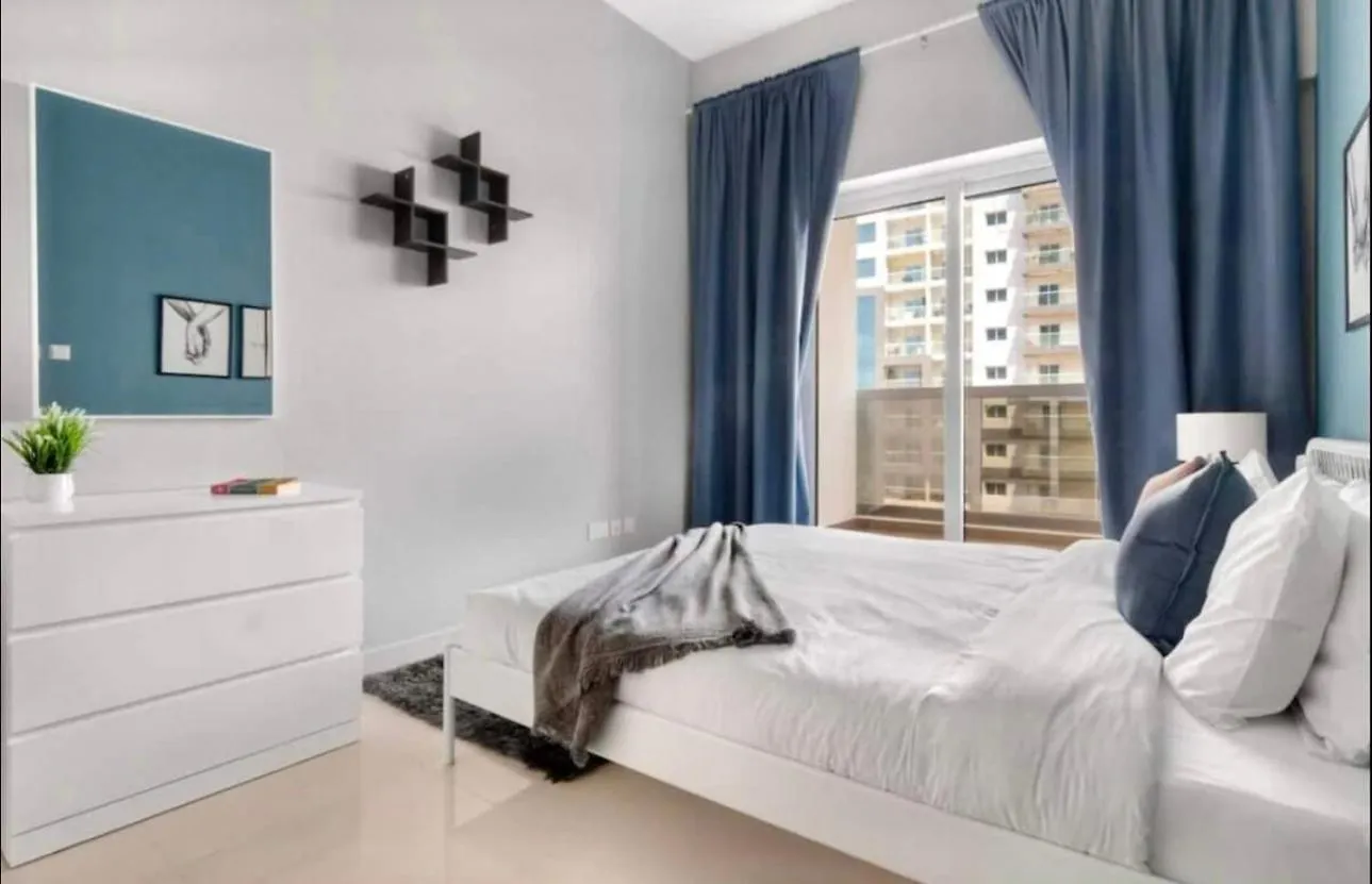 1Br Hera Tower Dubai